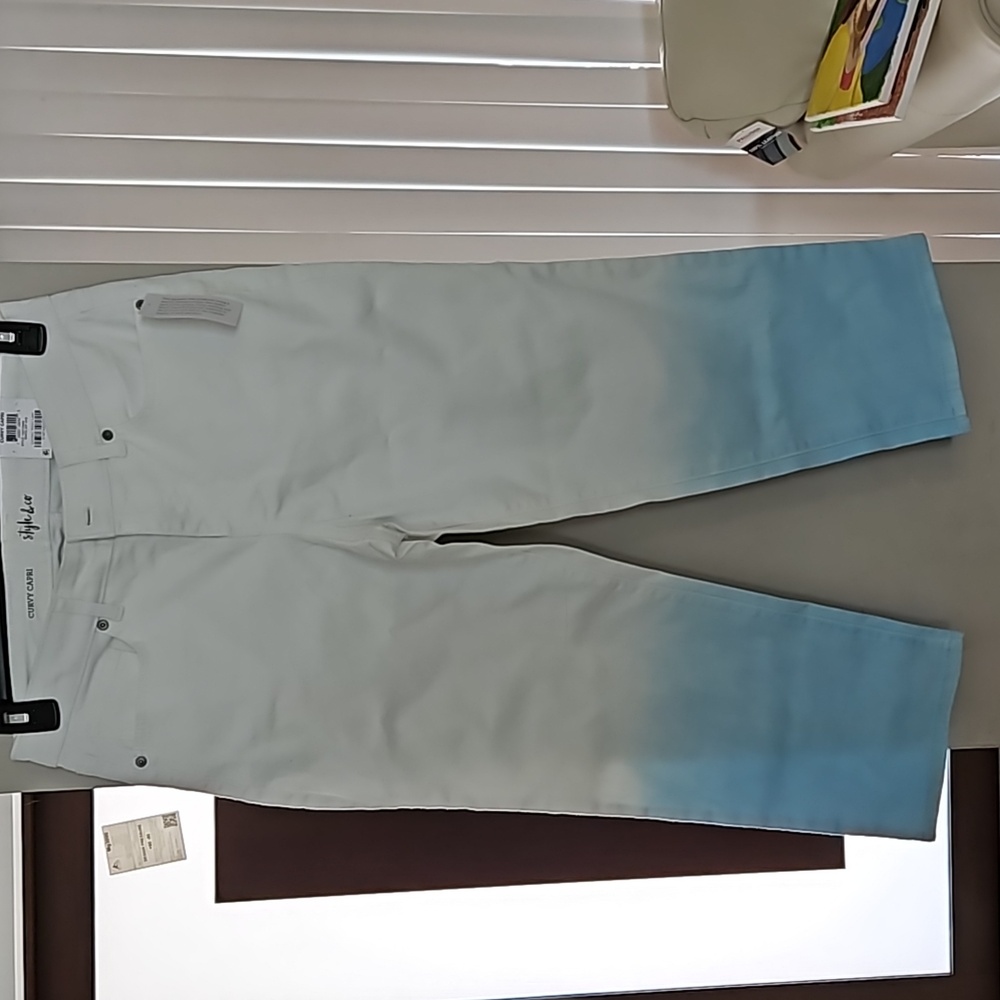 White and blue capri pants